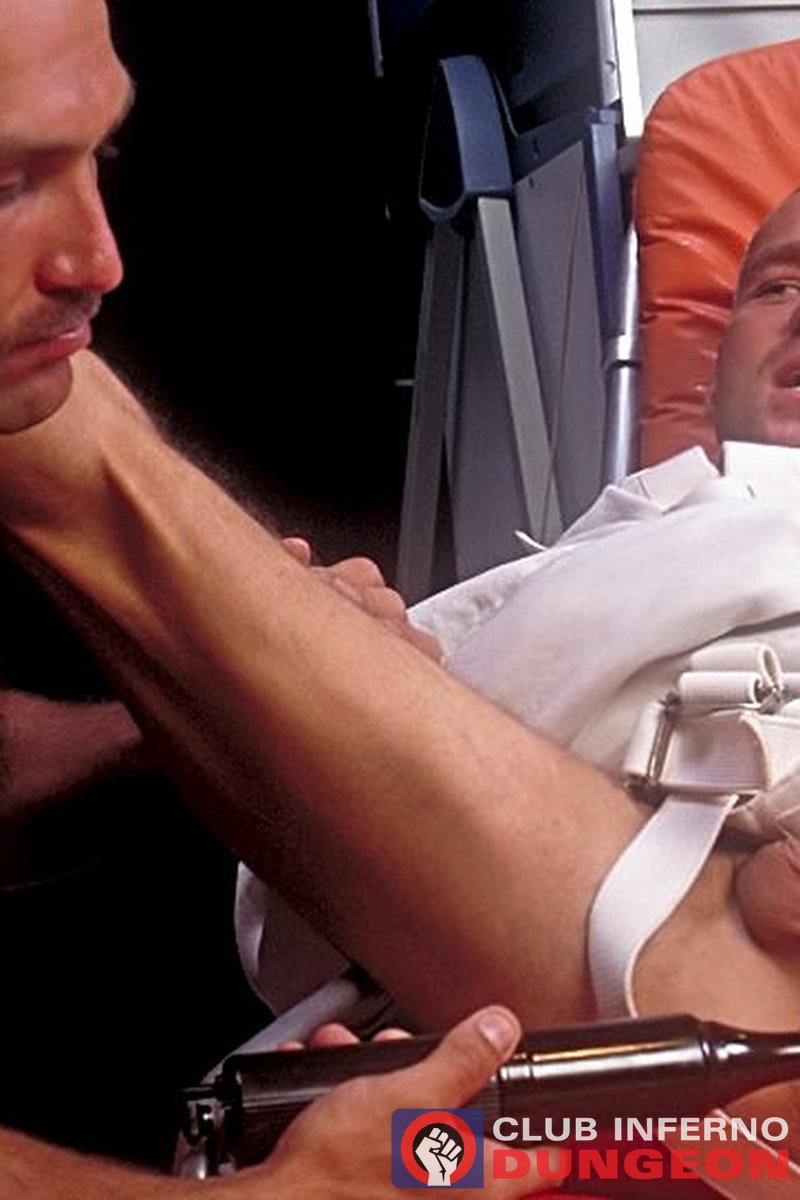 Dr.'s Orders 2: Dilation - Screenshot 1 of 4 - Anal