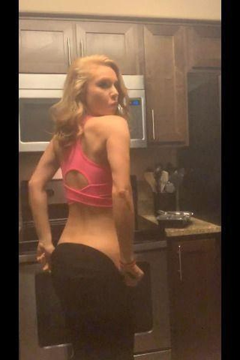 Dancing In The Kitchen - Screenshot 1 of 4 - Ass Fetish