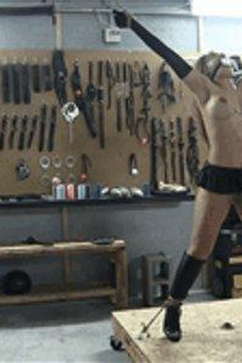 Defiant Starr Custom Video Part 1 - Asiana Gets Fluffed - Screenshot 1 of 4 - BDSM