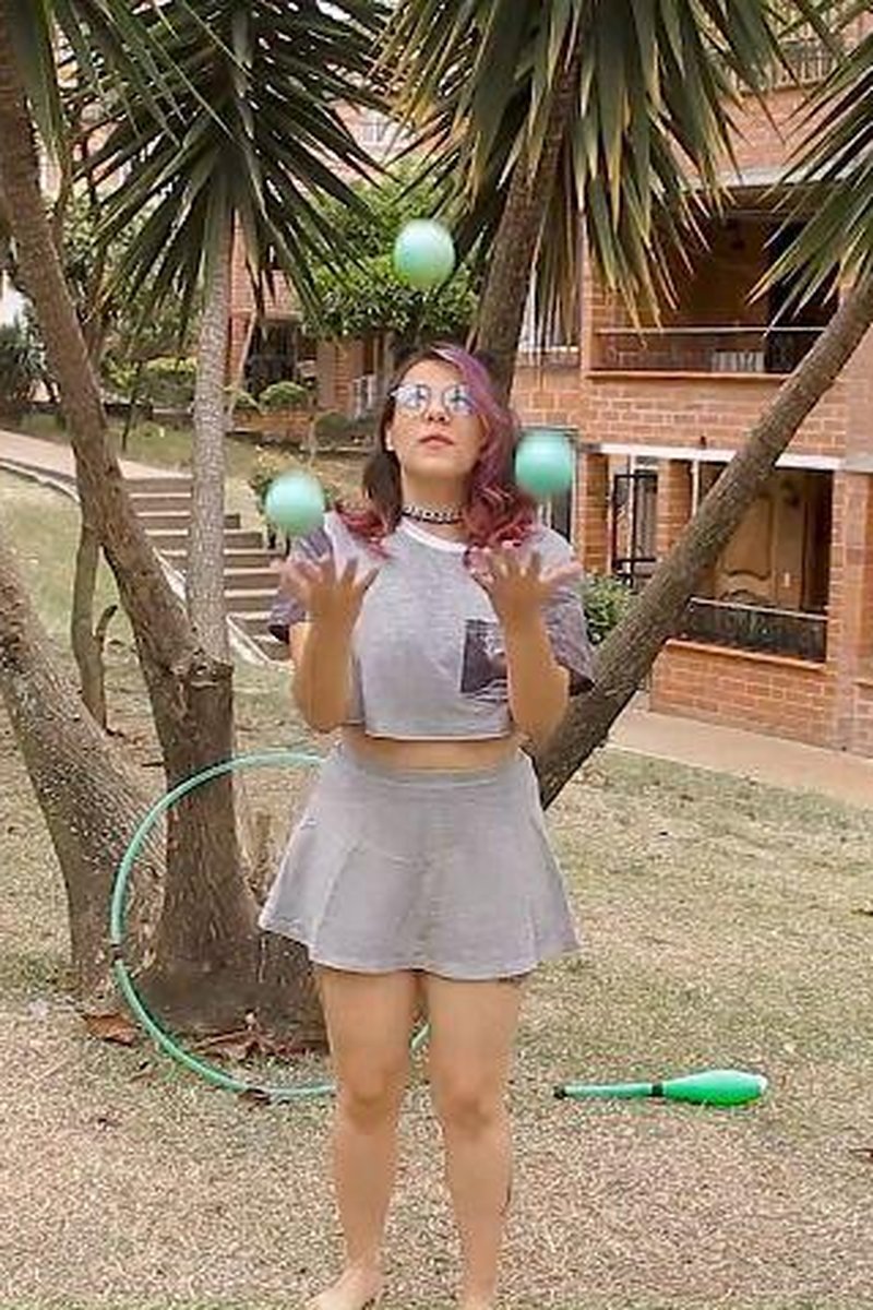 Juggle - Screenshot 1 of 4 - Curvy