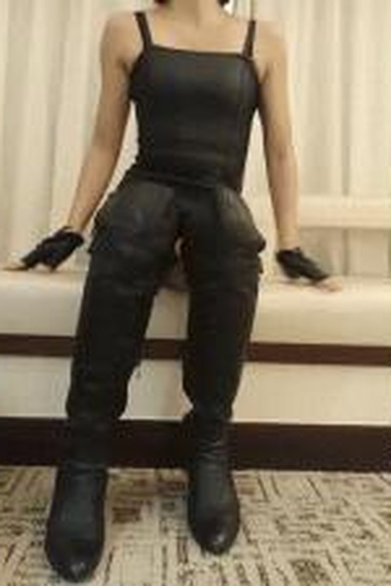 Leather Boots Worship (Cantonese Clip) - Screenshot 1 of 4 - Boots