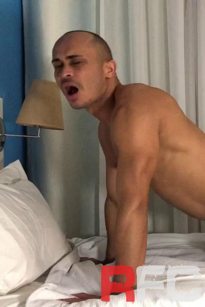 Sex in Sao Paolo - Screenshot 1 of 4 - Big Muscle Guys
