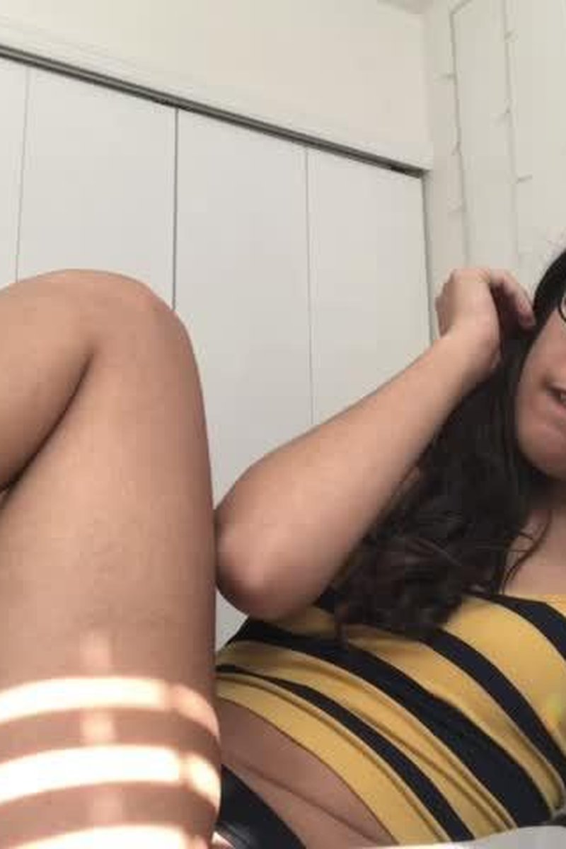 Buzzing Bee Gets Busy - Screenshot 1 of 4 - Costume