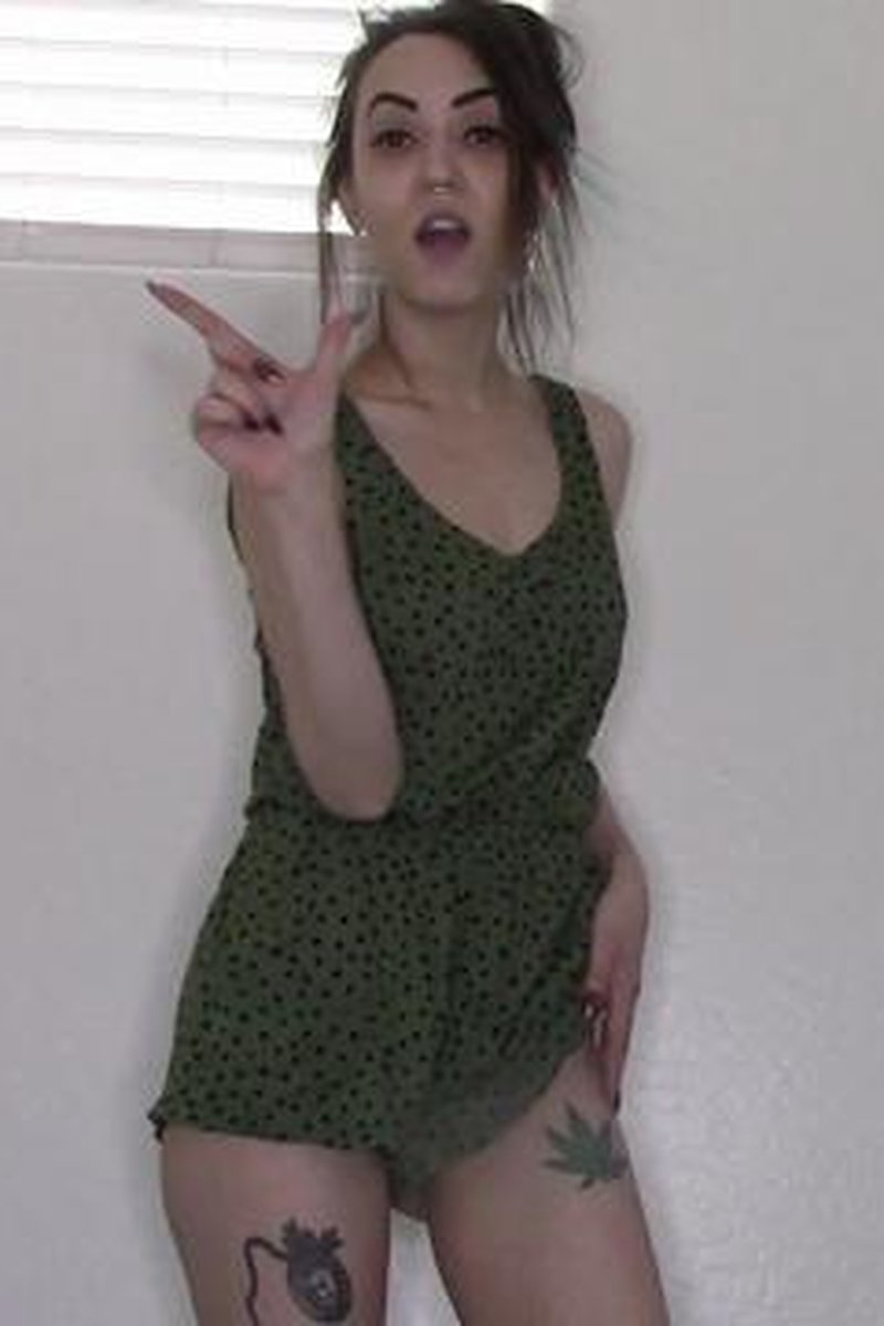 Stroke Addict To Ruined Loser - Screenshot 1 of 4 - Addiction Fetish