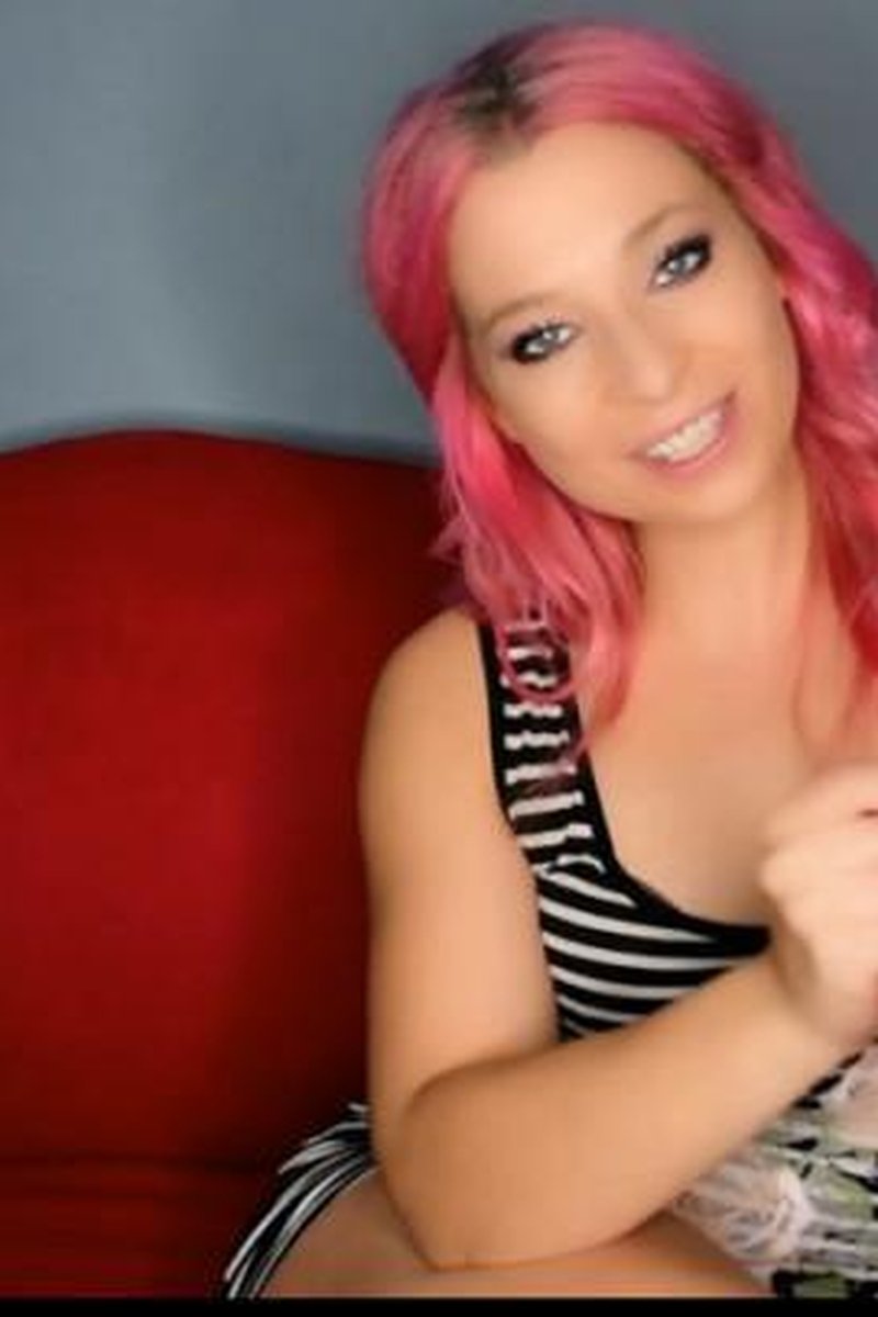 Target - Screenshot 1 of 4 - Bitch