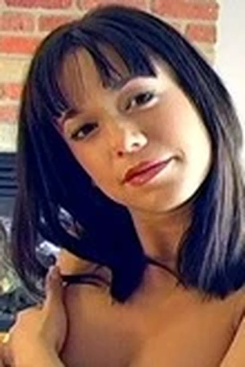 Angie - Screenshot 1 of 4 - Teen (18-22)