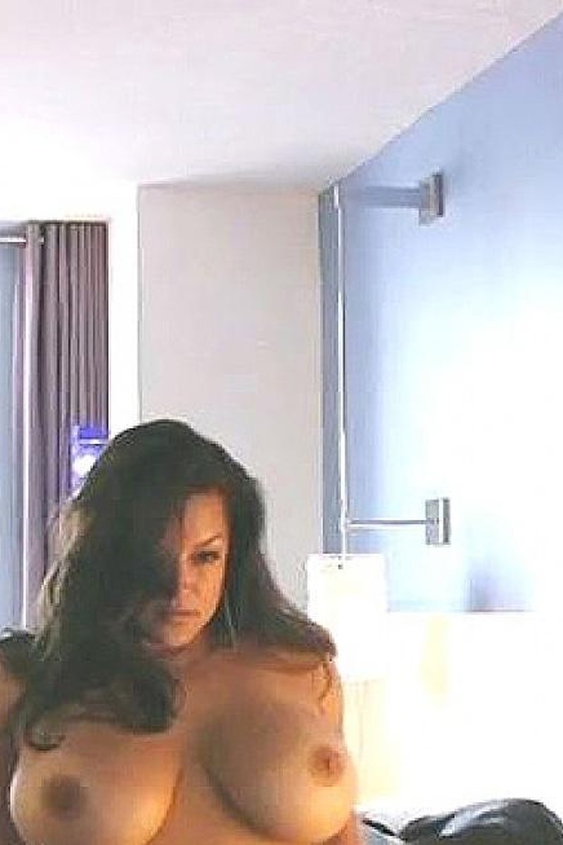 Mirrors - Screenshot 1 of 4 - Huge Tits