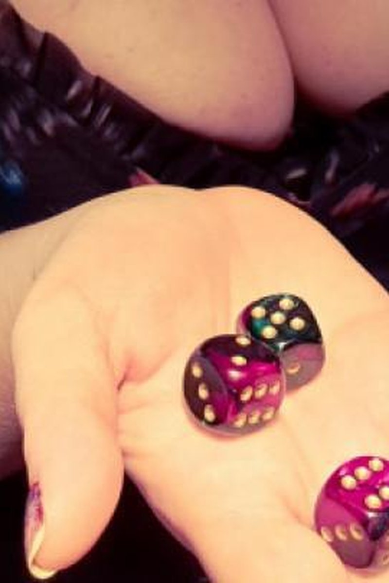Dice Rolling JOI - Screenshot 1 of 4 - BBW