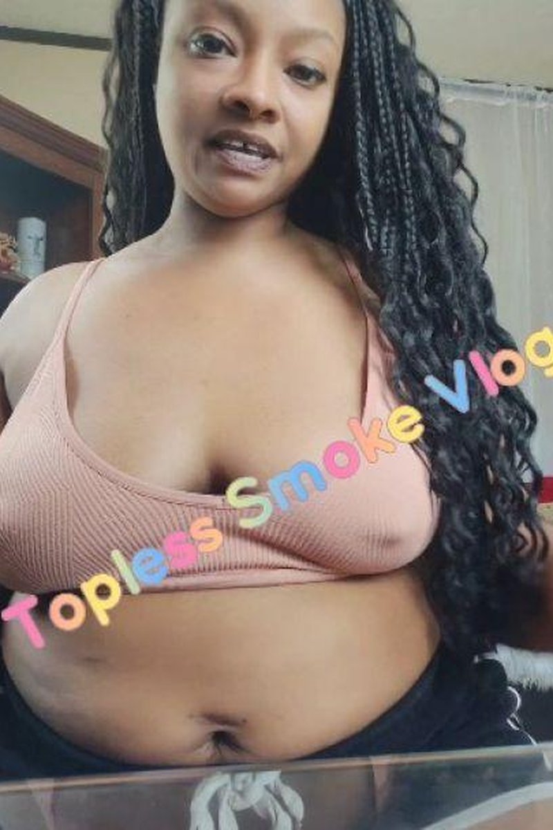 Topless Smoke Vlog - Screenshot 1 of 4 - Black
