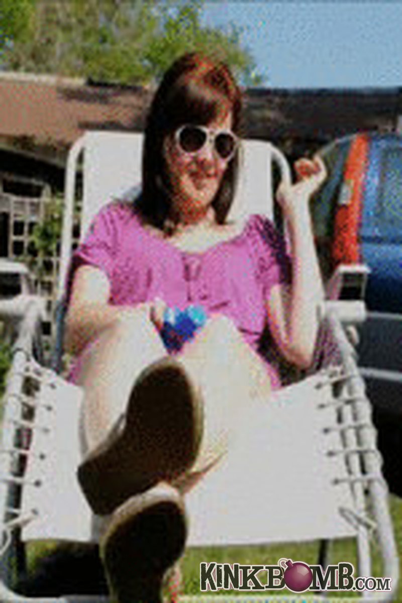 Goddess Greed: Ignored at My Feet While I Sunbathe - Screenshot 1 of 4 - Domination