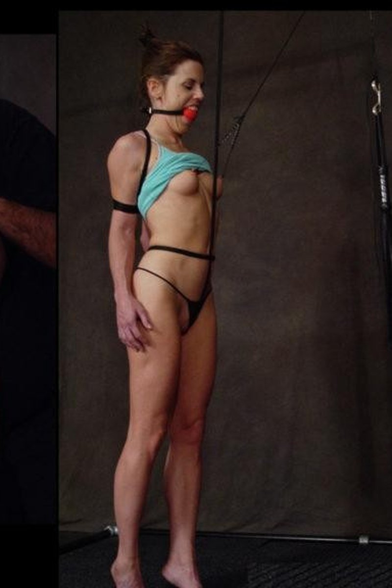 Deejay on Tip Toe - Screenshot 1 of 4 - Bondage