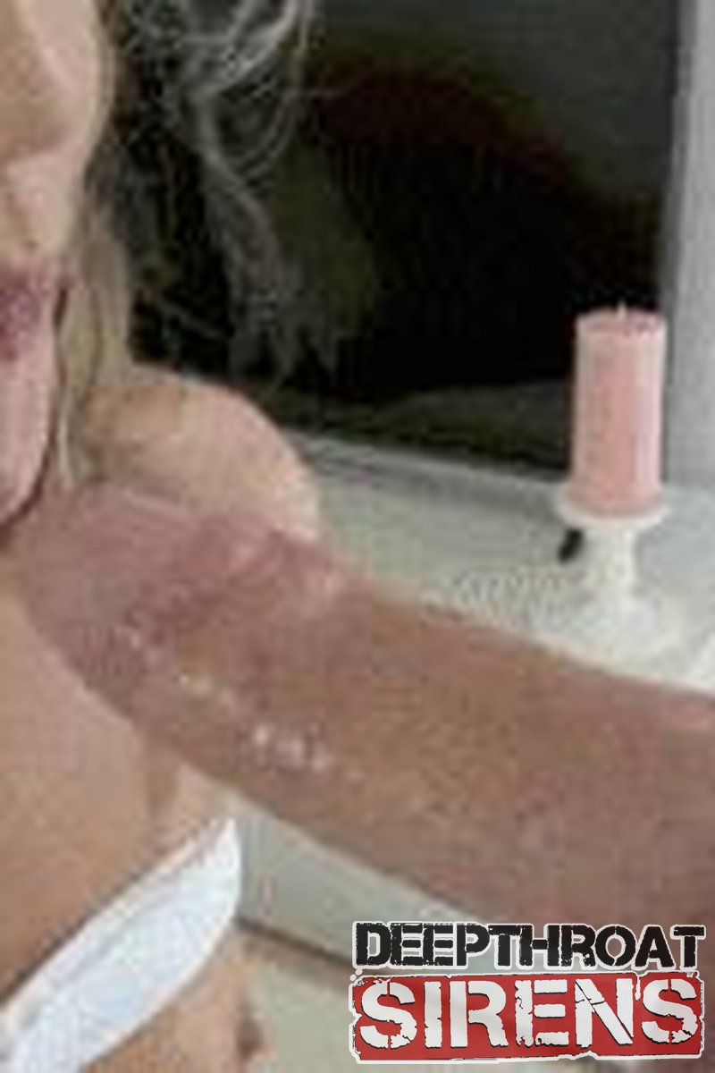Deepthroating in Session - Screenshot 1 of 4 - Blowjob