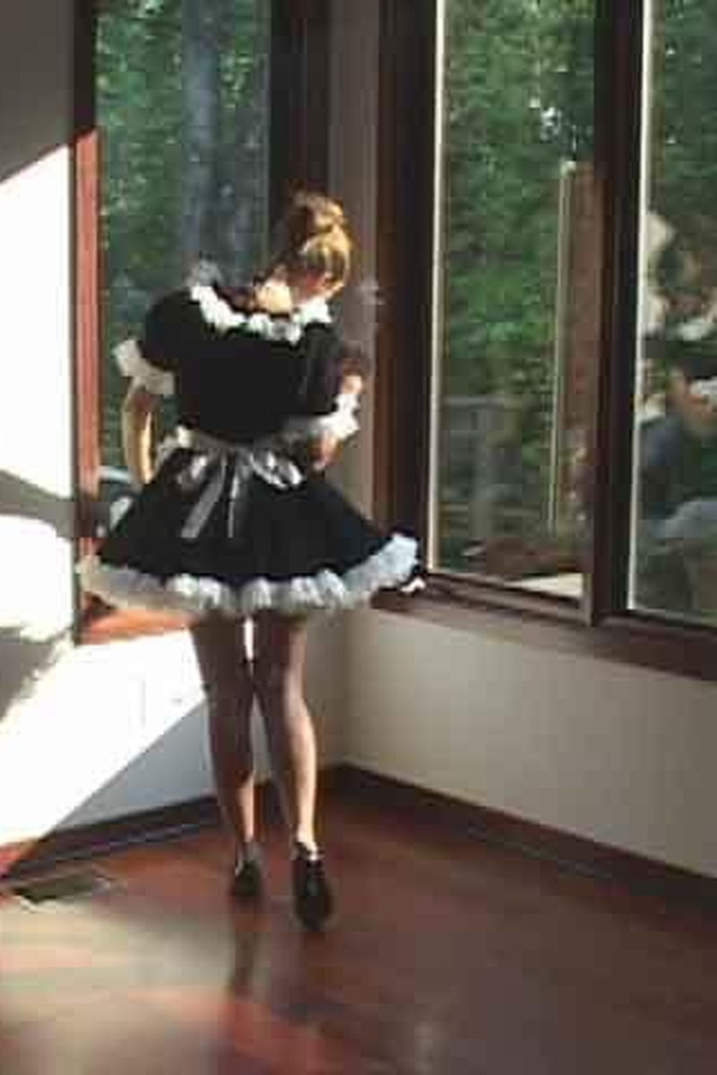 Vicky 2 - Screenshot 1 of 4 - Spanking