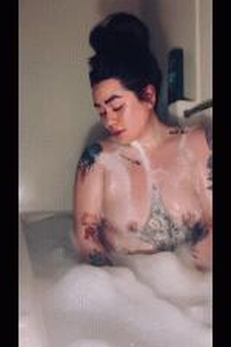 Uncensored Bubble Bath - Screenshot 1 of 4 - Bathroom