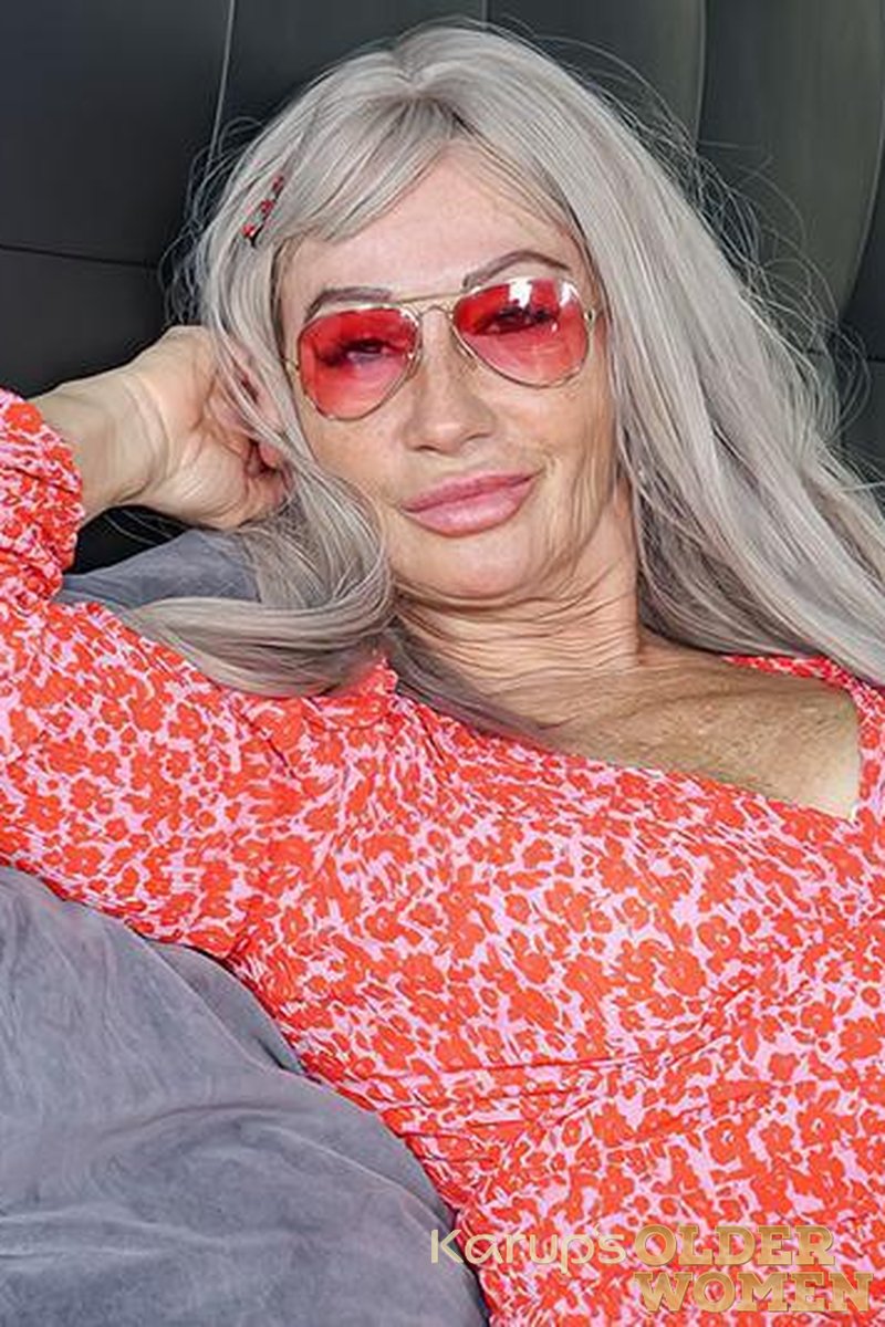 Going Grey - Screenshot 1 of 4 - Emanuela Cay