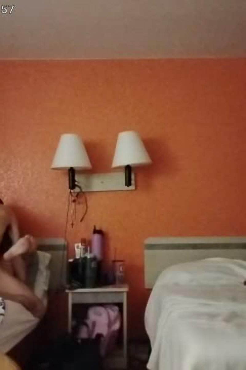 Alfred Cam - Screenshot 1 of 4 - Natural Tits