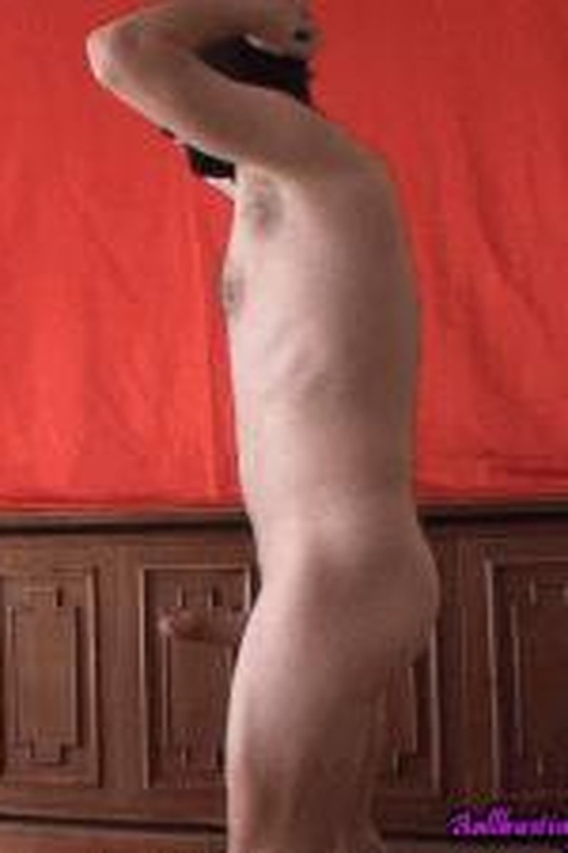 Ruthlessly Brutal Ballbusting - Screenshot 1 of 4 - Femdom