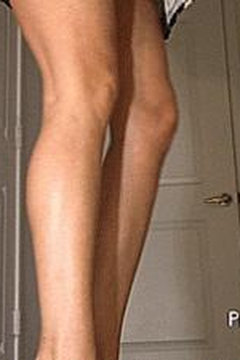 Devoted To Long Legs - Screenshot 1 of 4 - Calf Muscle Fetish