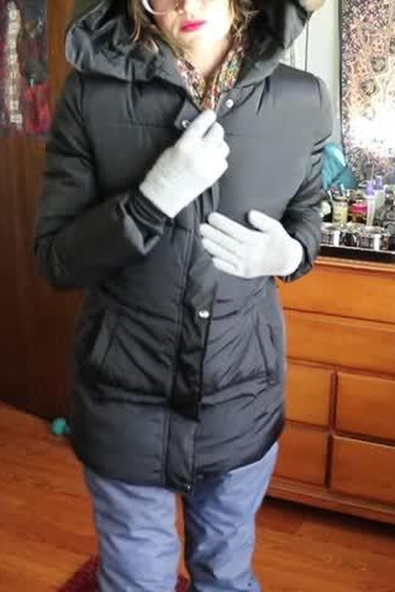 Striptease From Winter Clothes - Screenshot 1 of 4 - Fetishwear