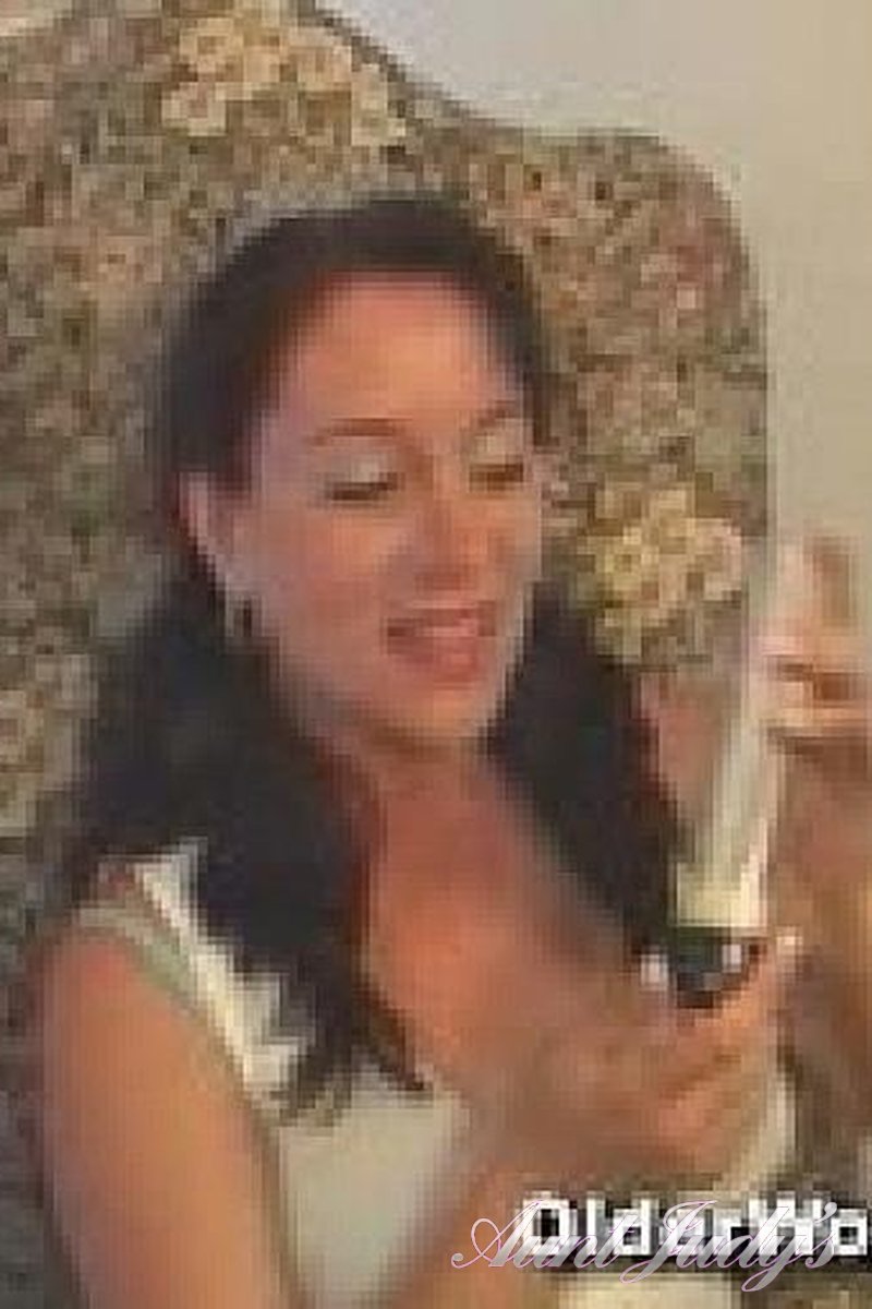 4 Clips - Screenshot 1 of 4 - Sandy San066