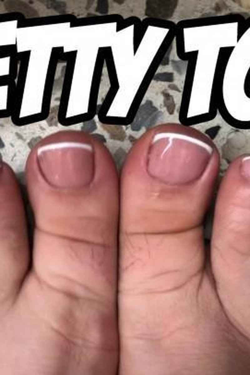 Pretty Toes - Screenshot 1 of 4 - Foot Fetish