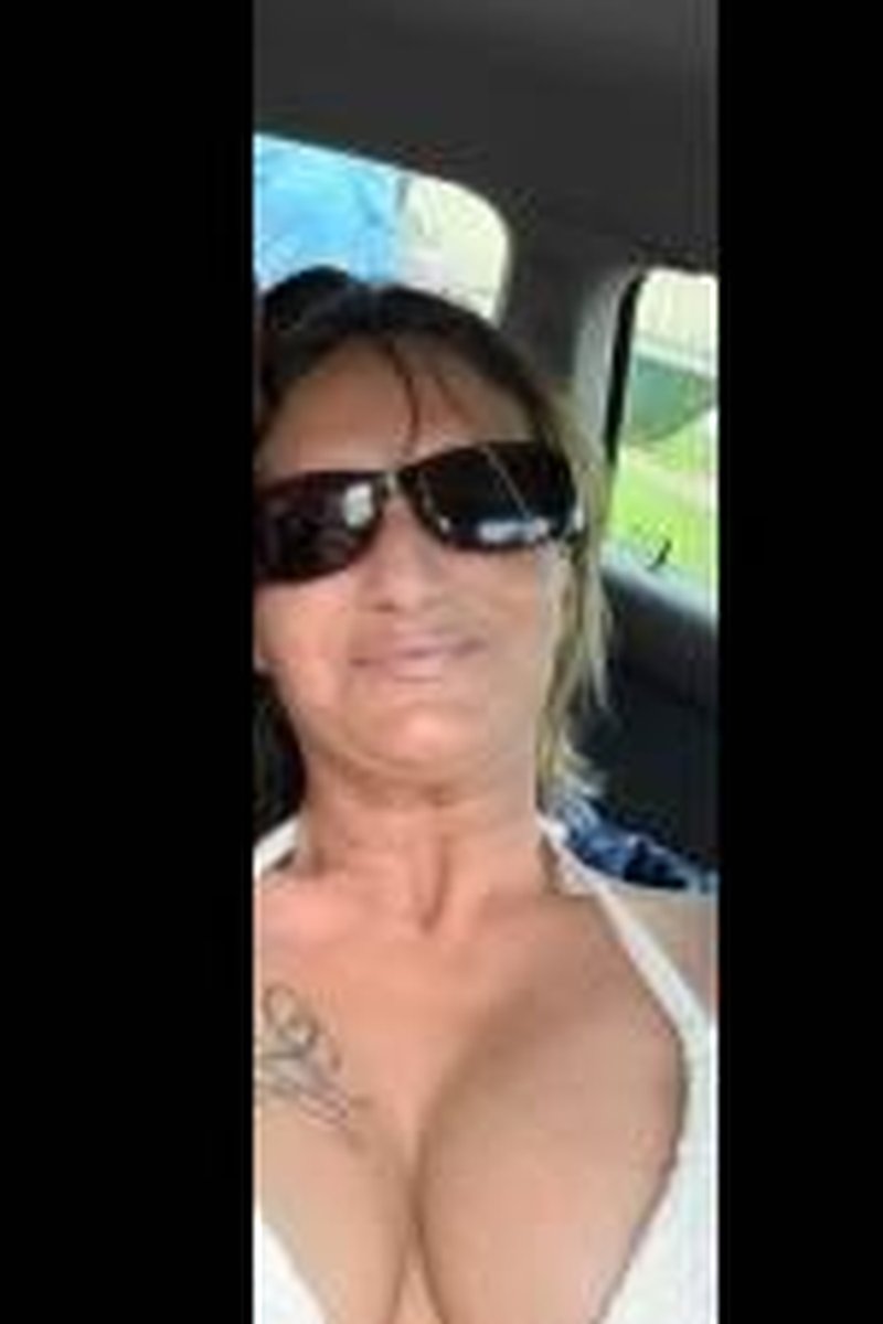 Cleavage - Screenshot 1 of 4 - Big Tits