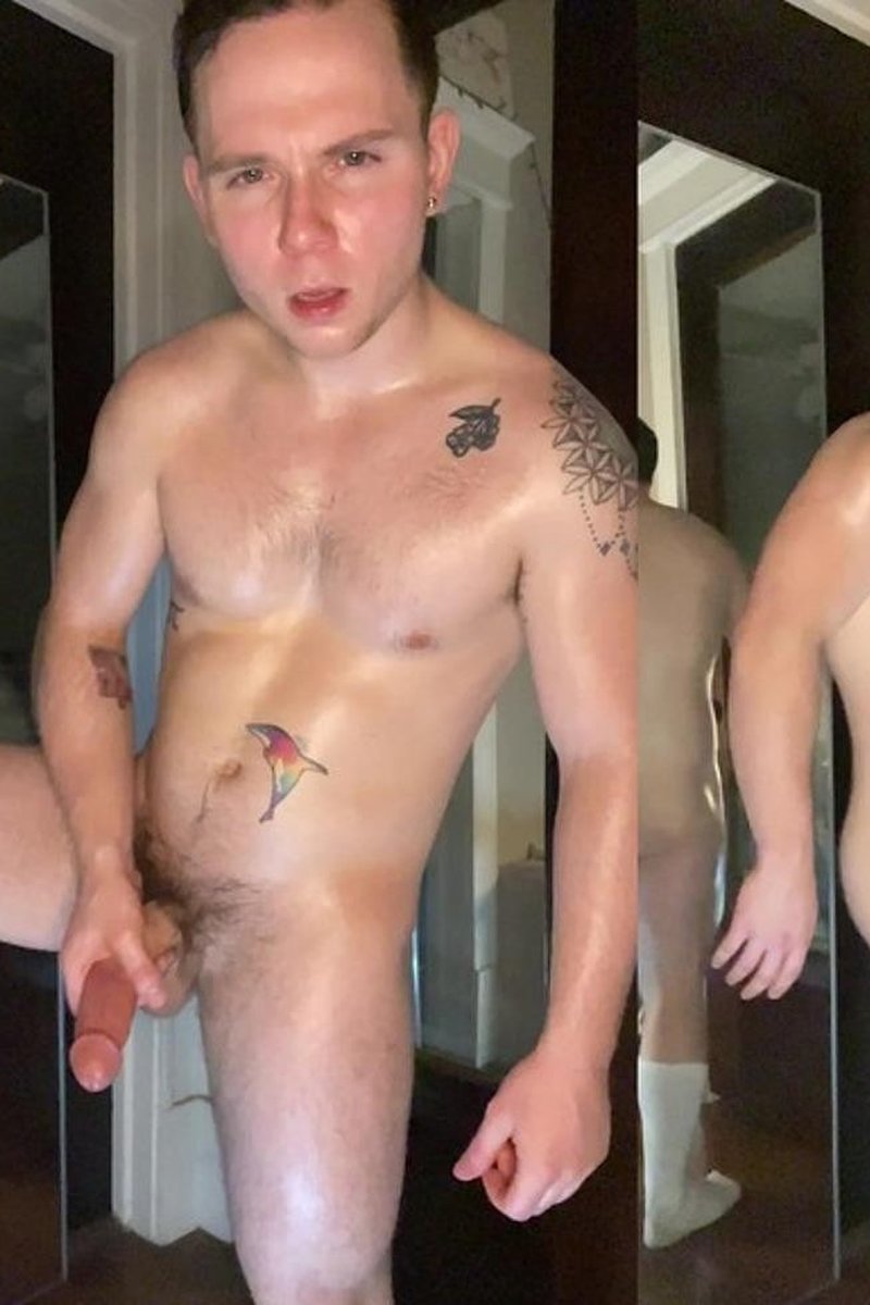 Flexing & Jerking - Screenshot 1 of 4 - Big Dick