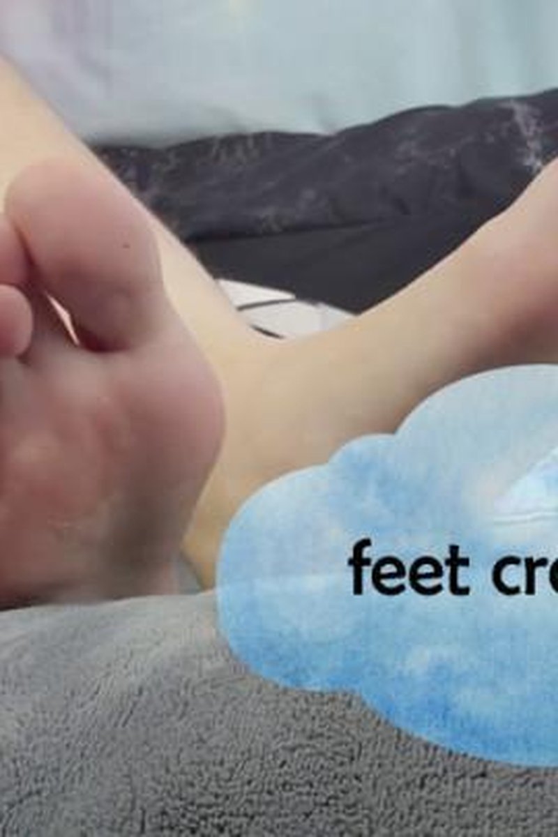 Feet Cracking - Screenshot 1 of 4 - Foot Fetish