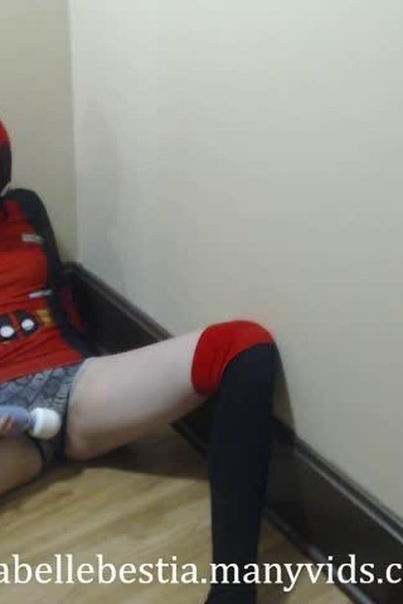 Deadpool Masturbates - Screenshot 1 of 4 - Amateur