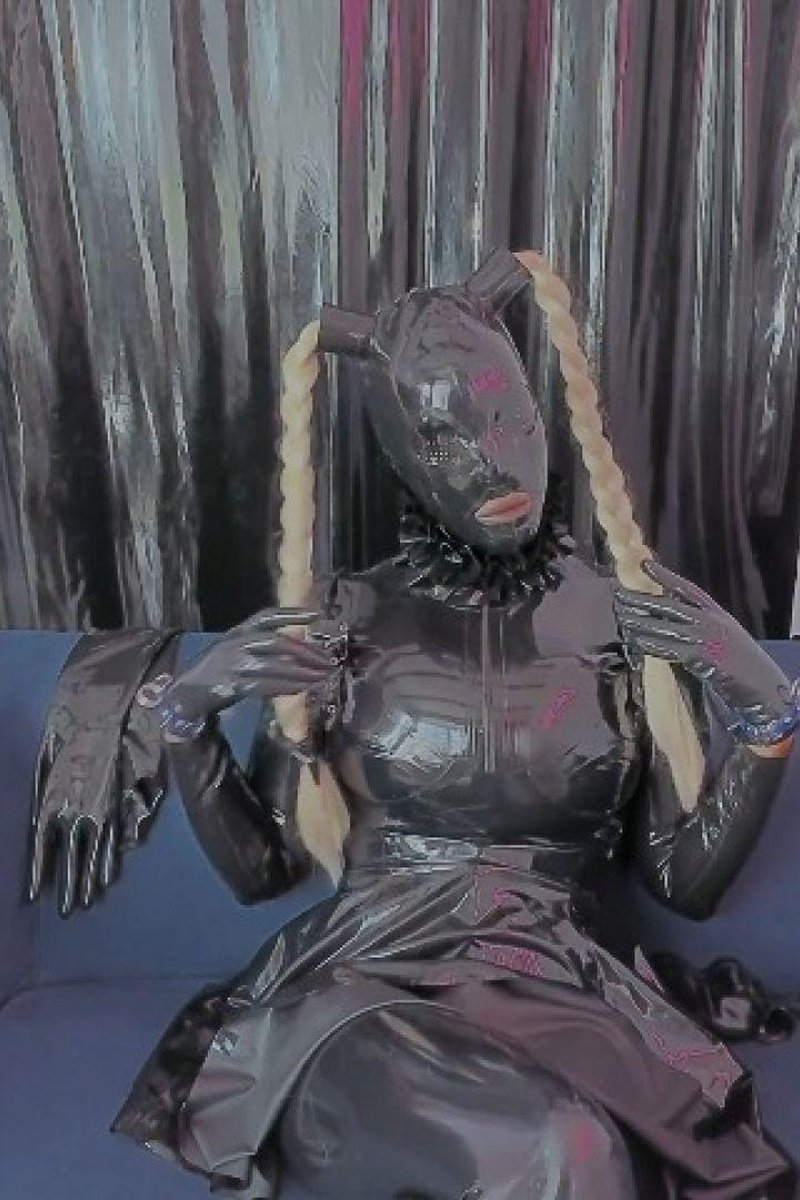 Double Hood Fun - Screenshot 1 of 4 - Babes