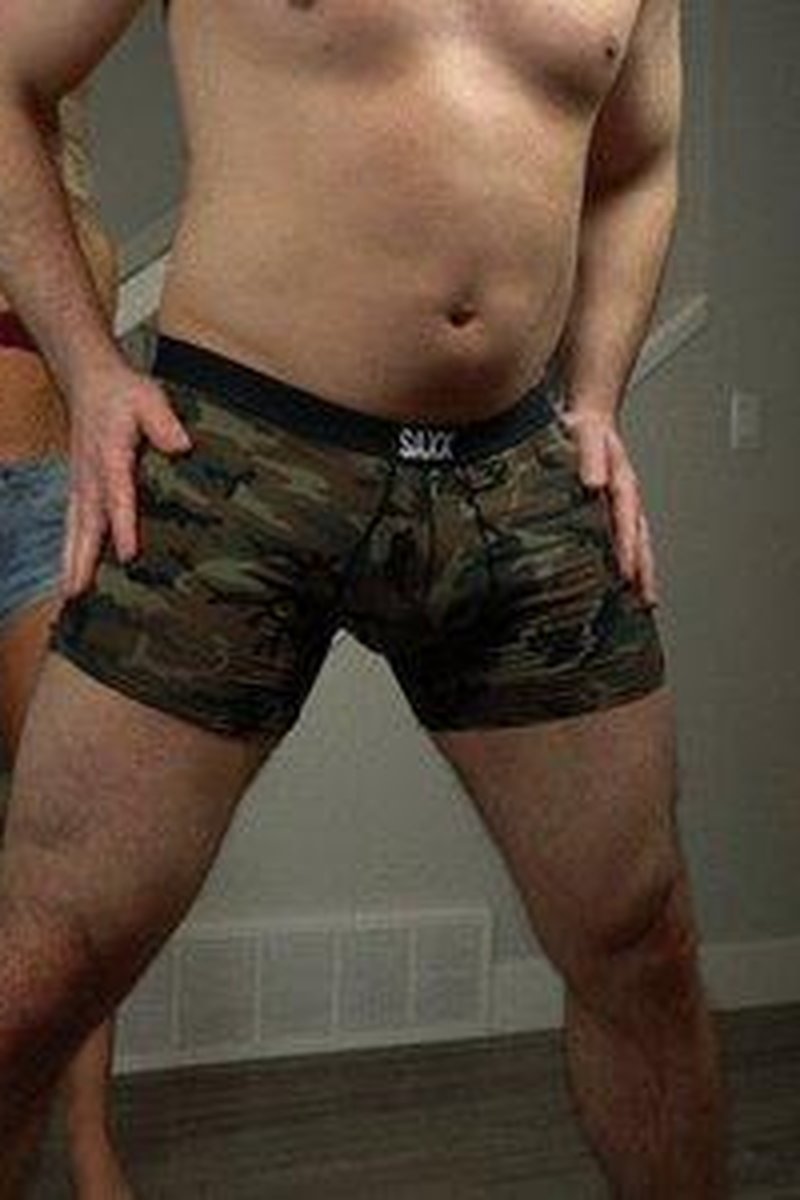 Kicks From The Back - Screenshot 1 of 4 - Amateur Ballbusting