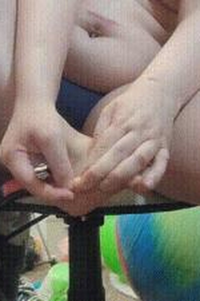 Toe Nail Clipping - Screenshot 1 of 4 - Foot Fetish