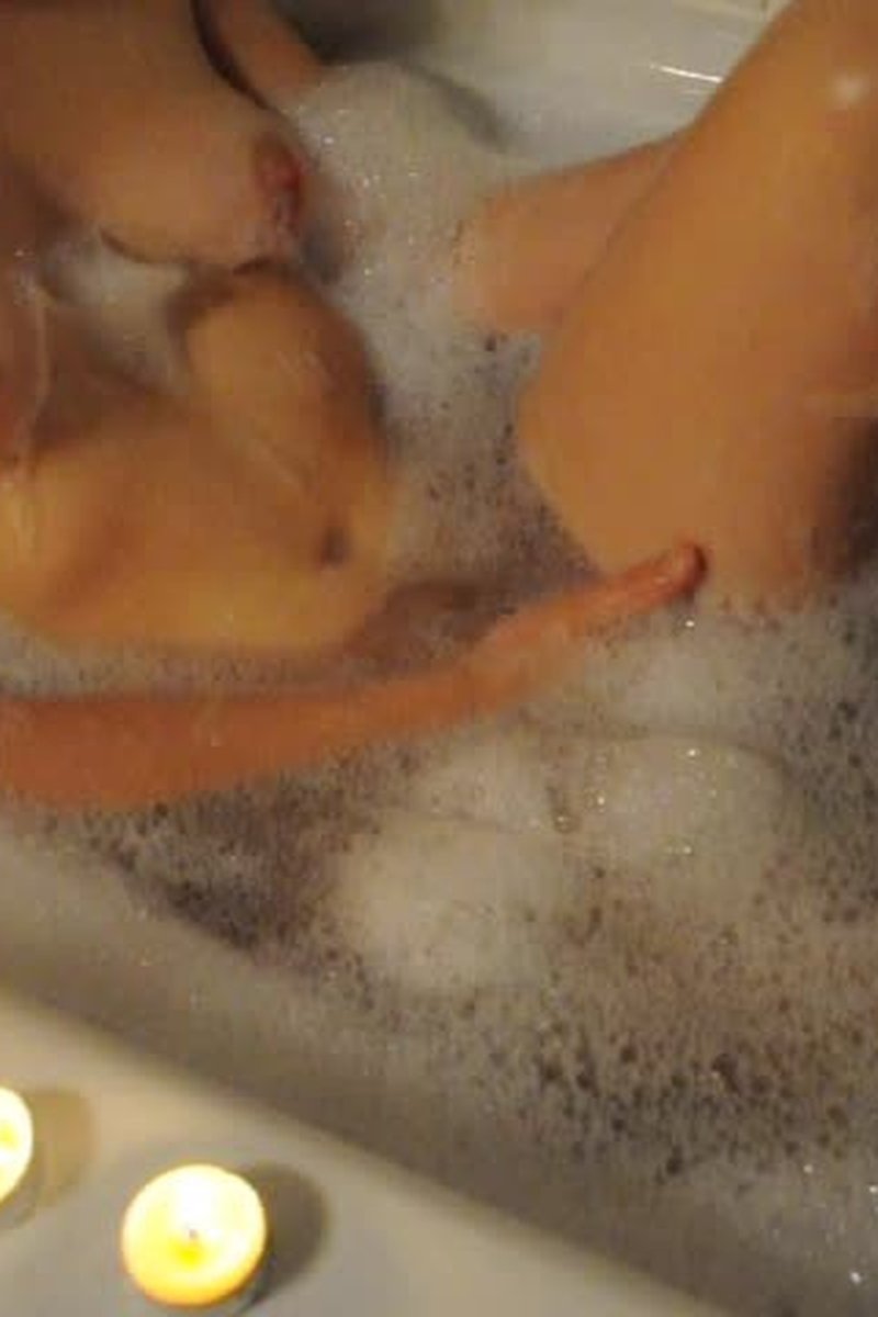 Bubblebath HD - Screenshot 1 of 4 - Babes