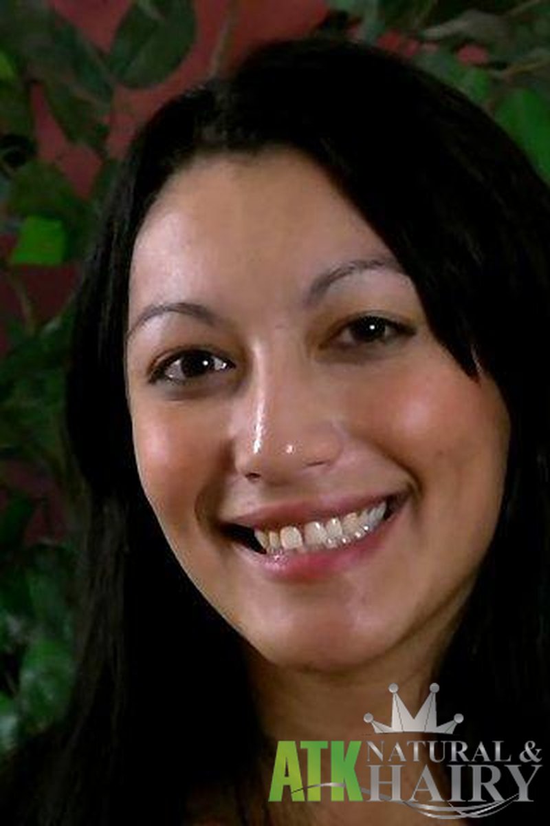 Rosalee - Interview - Screenshot 1 of 4 - Rosalee Ros045