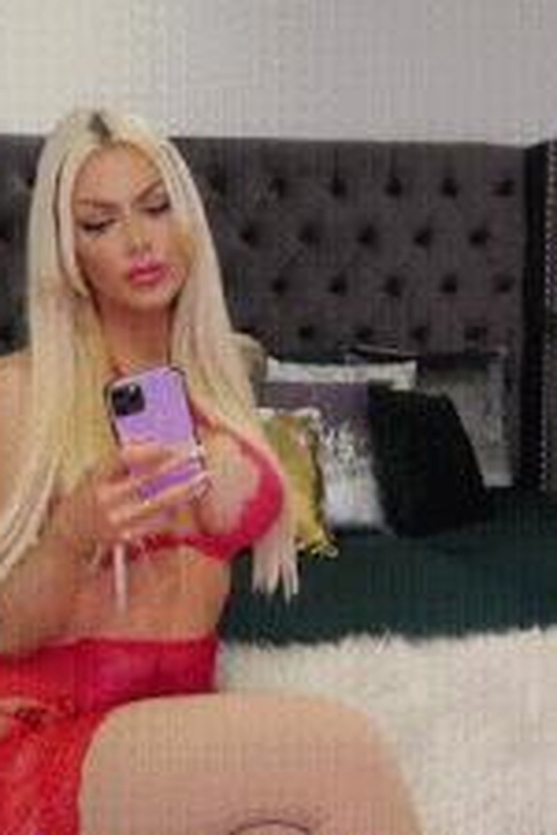 You're Average - Screenshot 1 of 4 - Cock Play