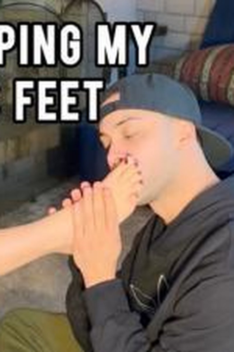 After Work Foot Massage Turns Into Seduction- 720p - Screenshot 1 of 4 - Femdom
