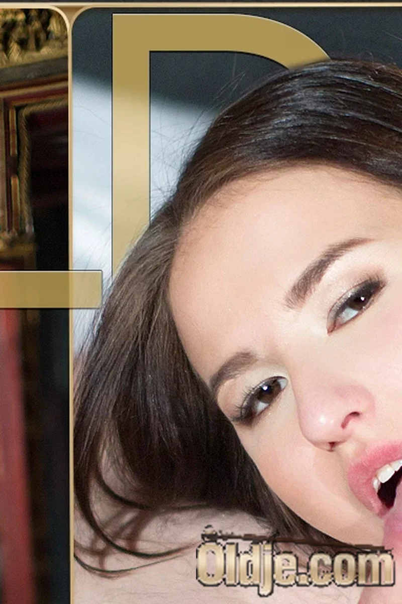 Sharing a Bed - Screenshot 1 of 4 - Blowjob