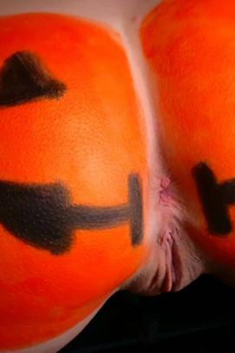Pumpkin Ass Shaking - Screenshot 1 of 4 - Ass Fetish