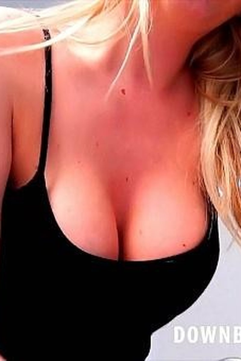 Danielle Maye - Screenshot 1 of 4 - Downblouse