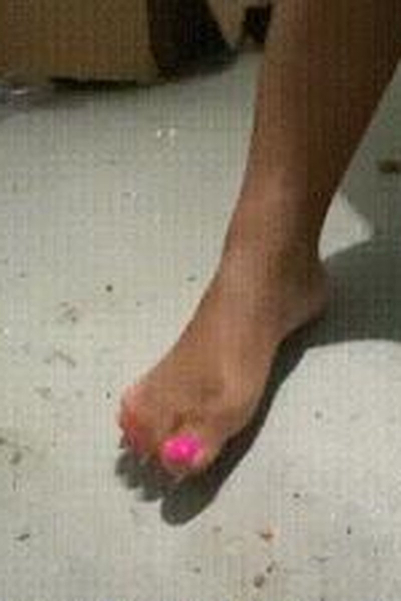 Cigarette Barefoot Stomping - Screenshot 1 of 4 - Fantasy