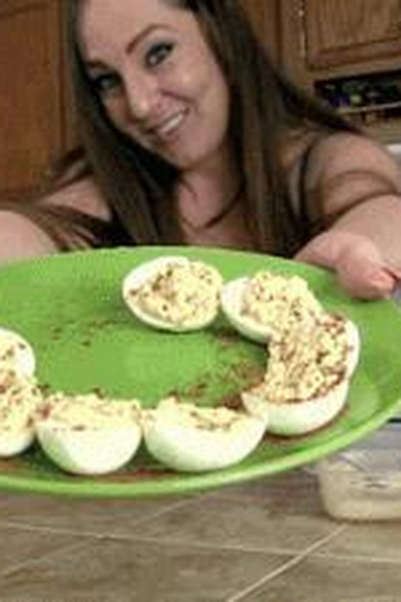 Deviled Eggs: The Aftermath - Screenshot 1 of 4 - Ass Worship