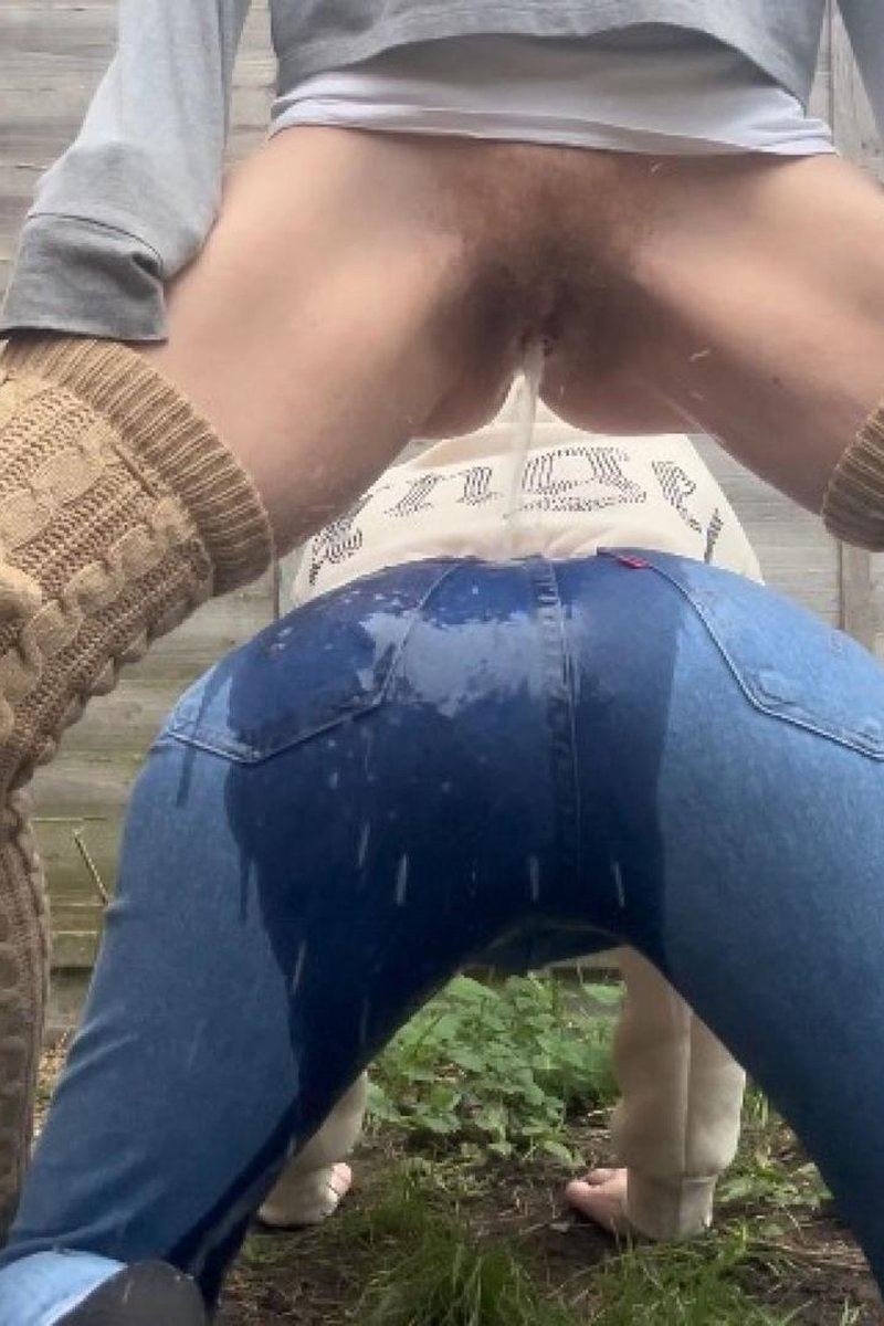 She Soaks My Jeans In Piss Outside - Screenshot 1 of 4 - Fetish