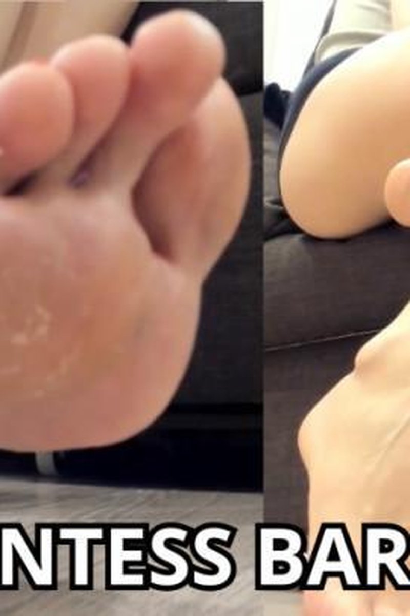 Giantess Bare Foot - Live Stream - Screenshot 1 of 4 - Feettease