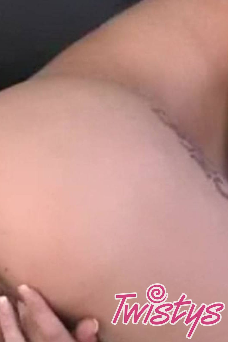 Fingering Prostitute - Screenshot 1 of 4 - Blond Hair