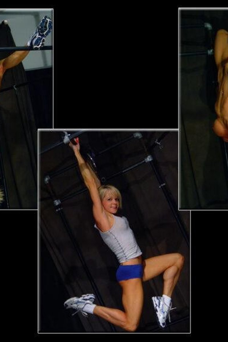 Mandy Monkeys Around - Screenshot 1 of 4 - Bondage