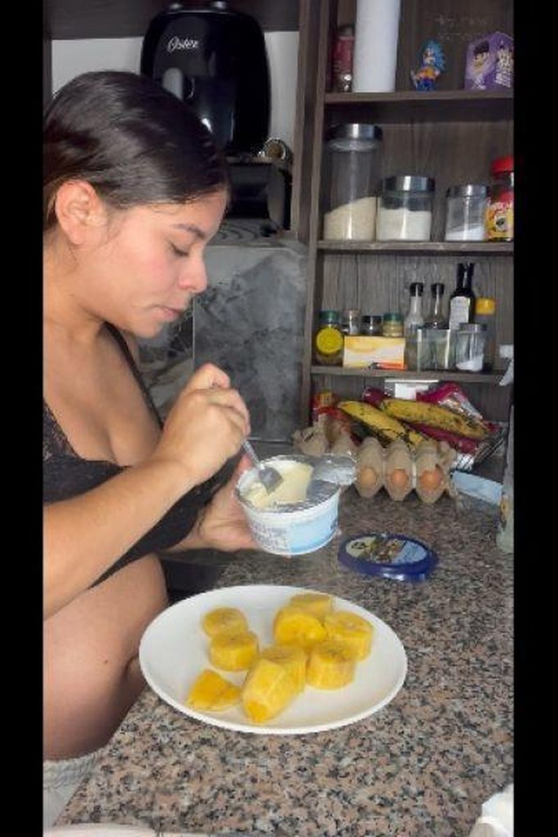 Preparing Breakfast - Screenshot 1 of 4 - Food