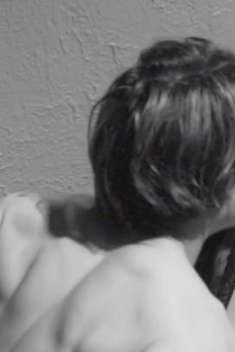 Kiss - Screenshot 1 of 4 - Fingering