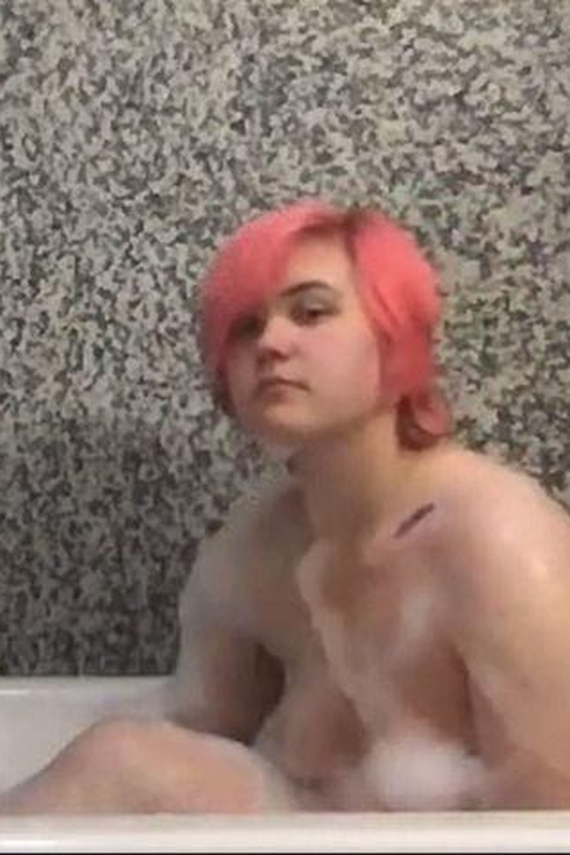 Bath-Time With - Screenshot 1 of 4 - Bathroom