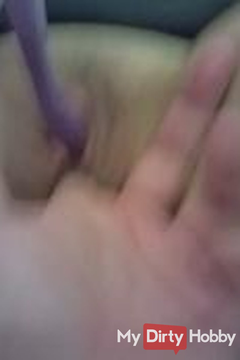 MILF Squirts - Screenshot 1 of 4 - Cola Baerchen