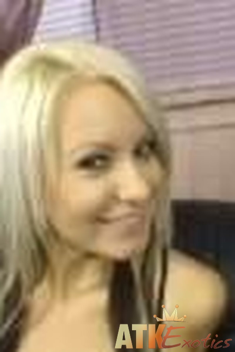 Jerri - Lesbian - Screenshot 1 of 4 - Jerri Jer008